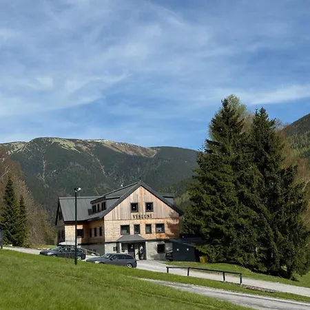 Apartament Vysluni